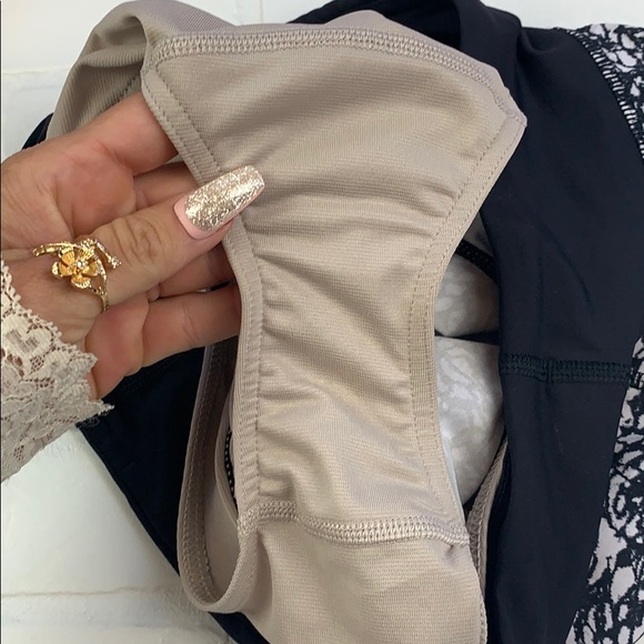 🍋Lululemon Speed Short! - Picture 5 of 8